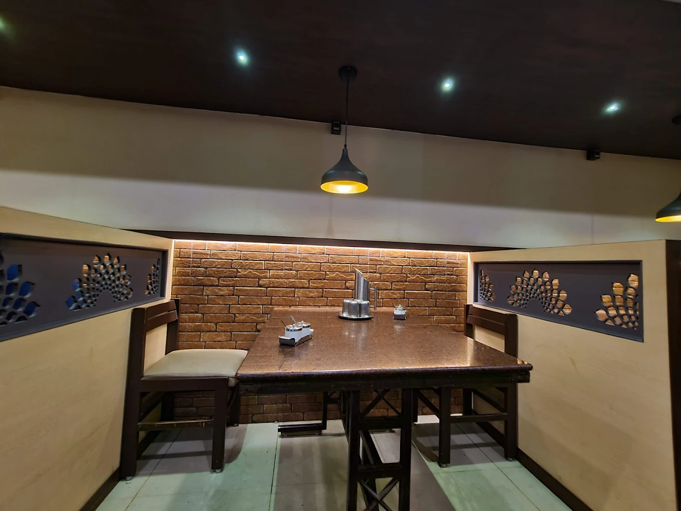 Chettinadu Hotel Non-Veg Restaurant (A/C)
